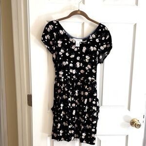 Size Small Band of Gypsies black Floral Short sleeved Dress